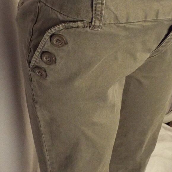 Merino Women's low rise flat front khaki pants w 3 button design front pockets - Picture 3 of 6